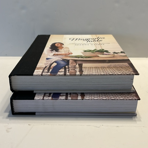 Hardcover "Magnolia Table" by Joanna Gaines - Picture 9 of 9
